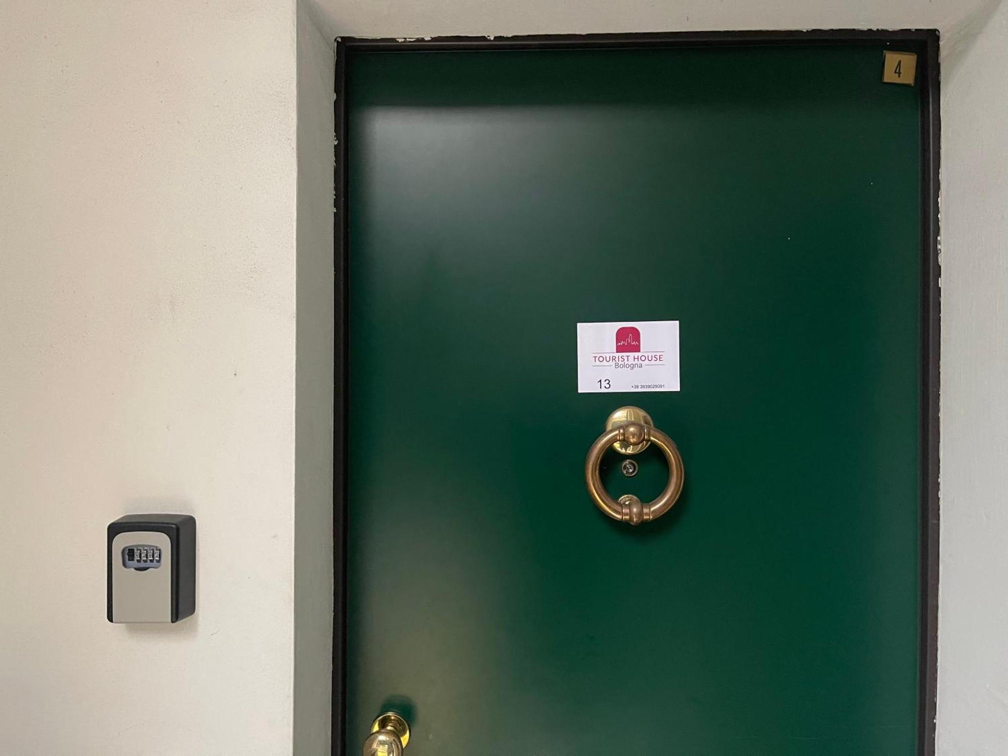 Apartamento 13- Tourist House Bologna Pratello - Self Check-In Exterior foto